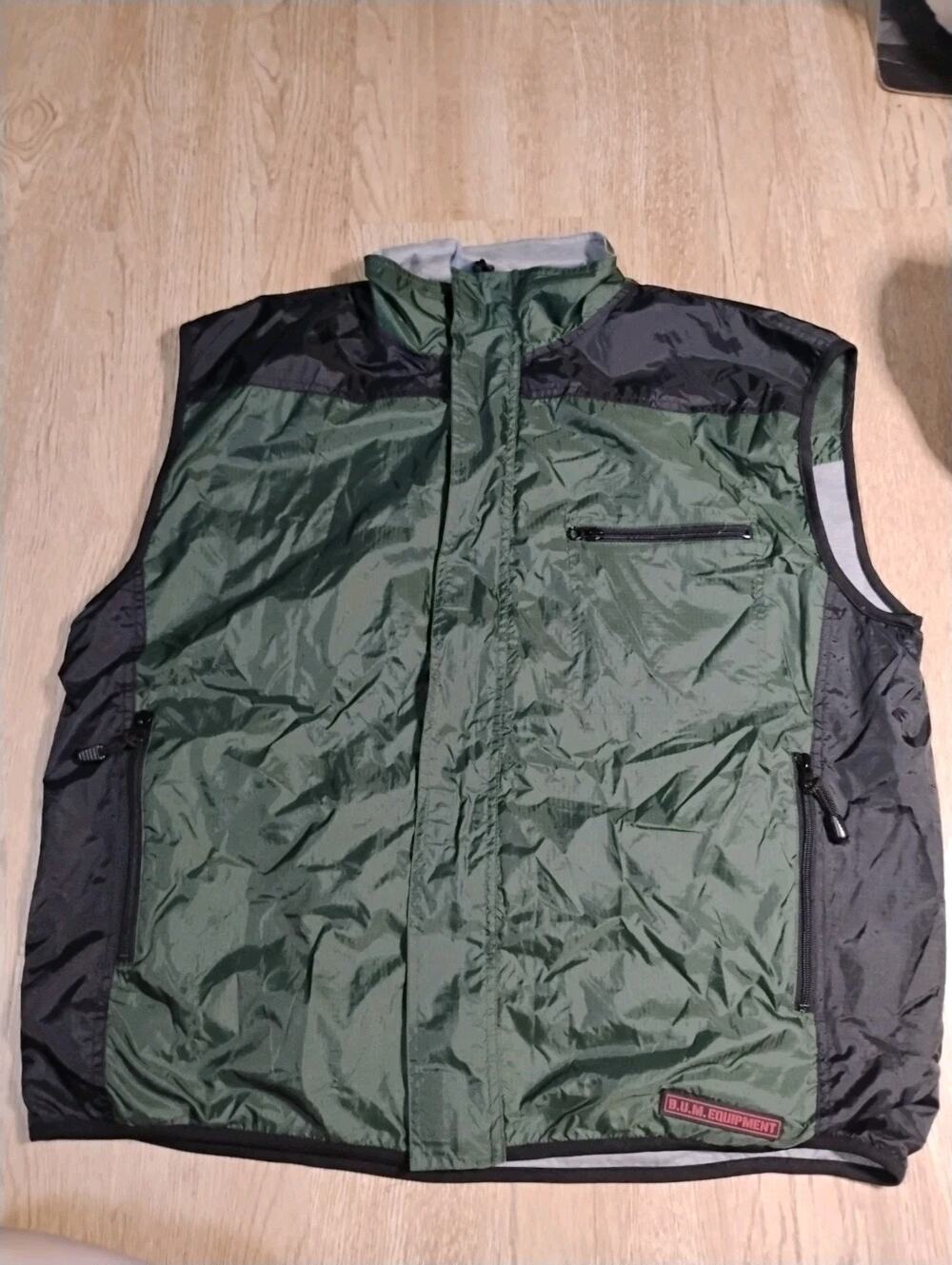 B.U.M Equipment Green Vest Size Men’s XL Windbreaker Pocketed Hiking